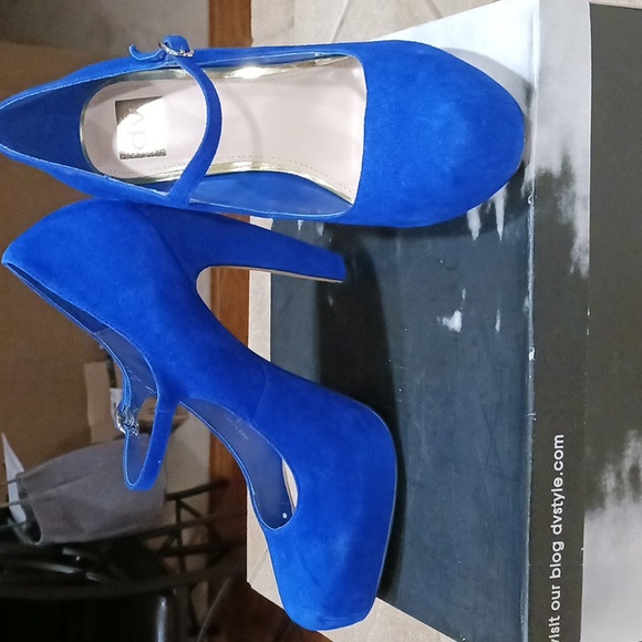 Shoes - Picture 1 of 1